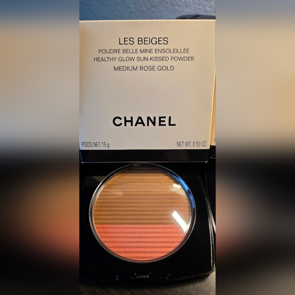 CHANEL Les Beiges Medium Rose Gold Compact - Picture 2 of 7